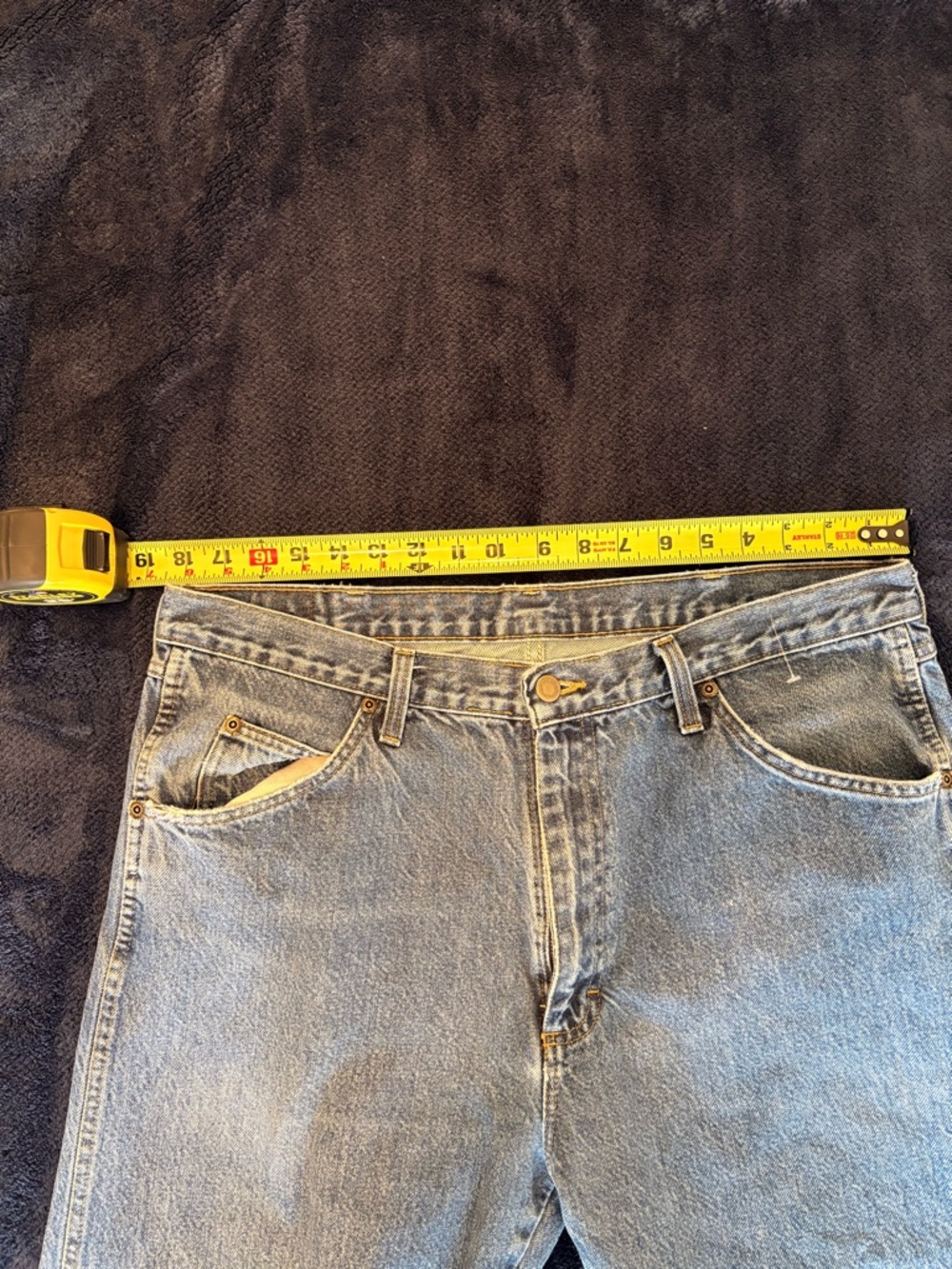 Wrangler Men's Classic Blue Relaxed Fit Jeans - Picture 6 of 7
